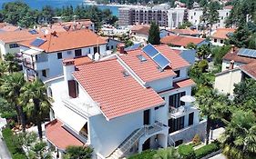 Apartments Mina